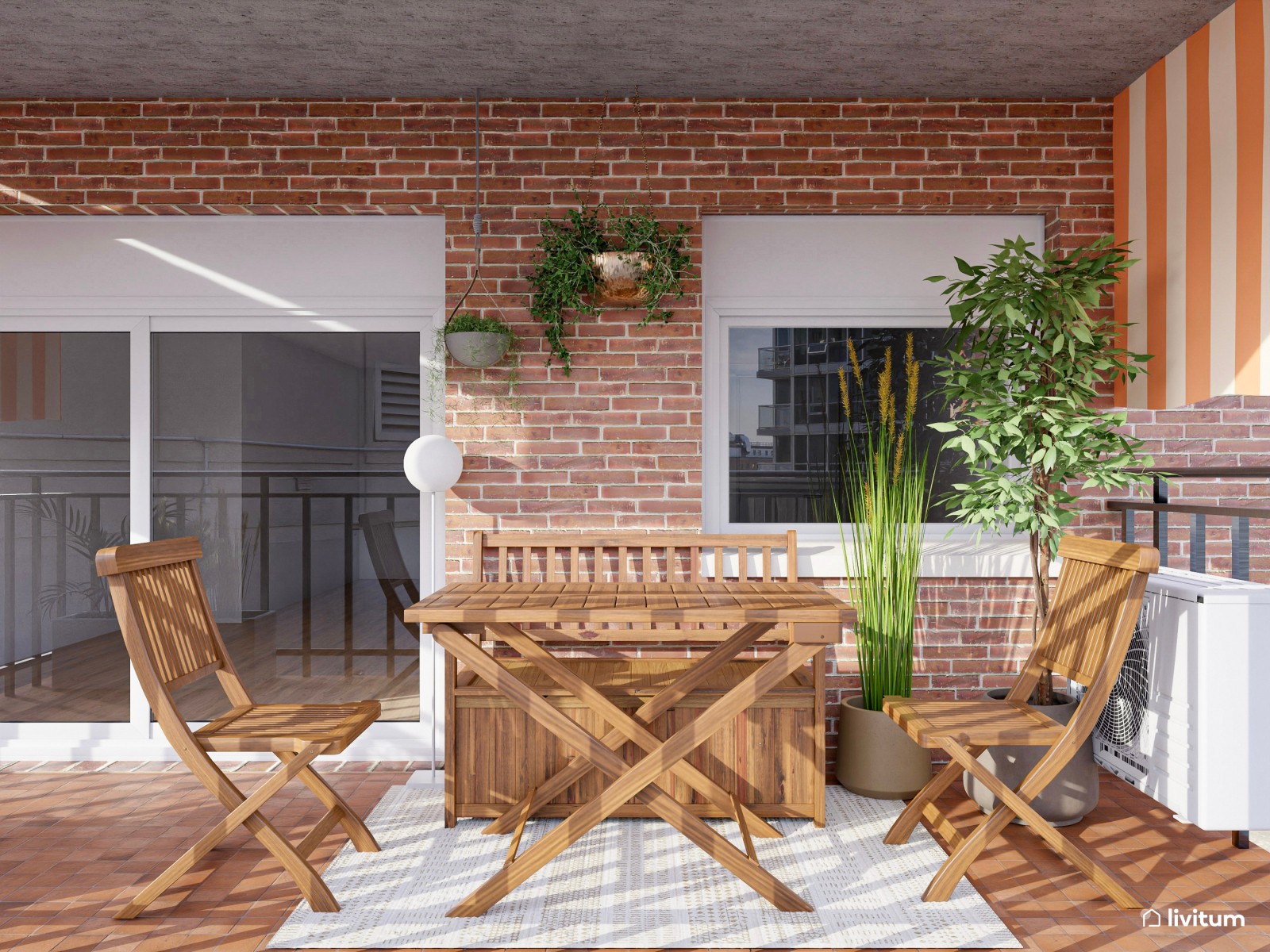 Acogedor balcón con zona de comedor