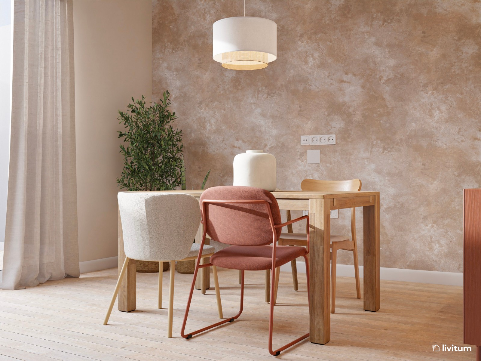 Acogedor salón alargado con toques terracota