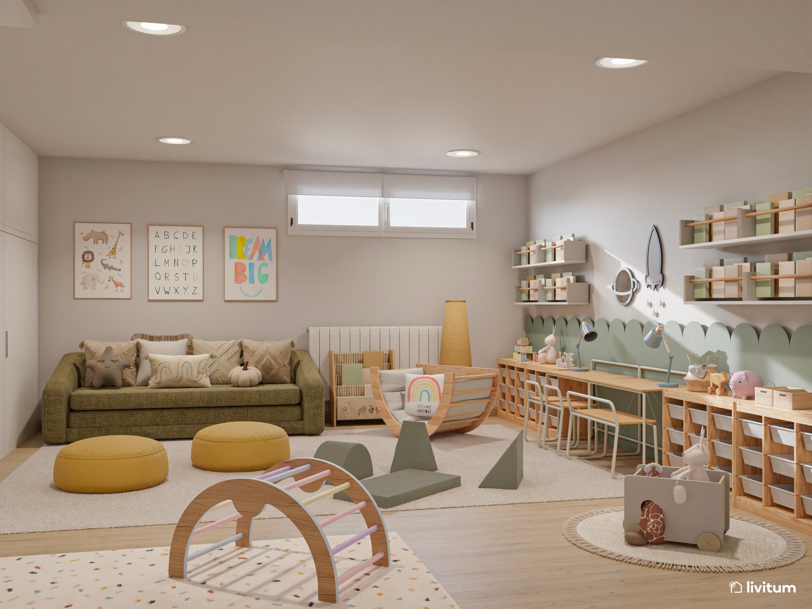 Amplia zona de juegos con escritorios y mucho almacenaje en color verde y amarillo