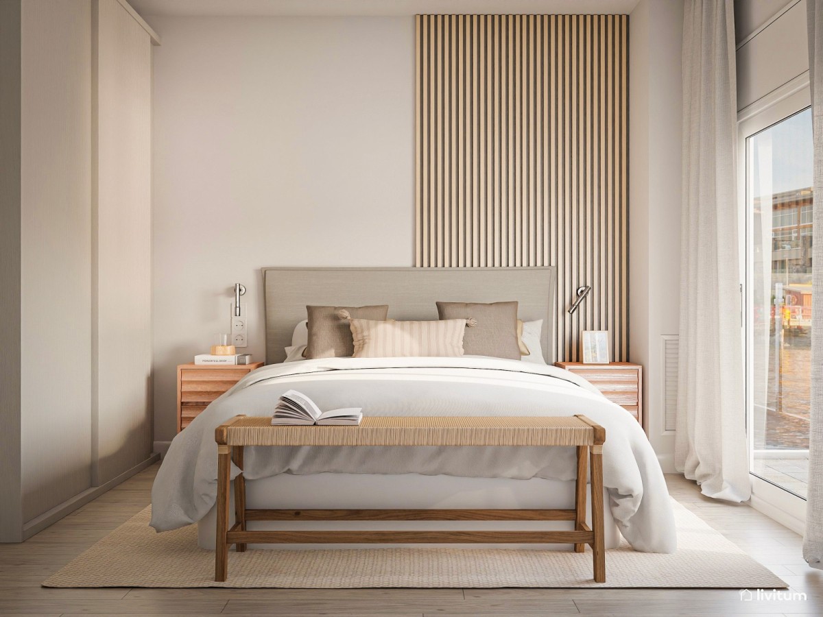 dormitorio de matrimonio en tonos neutros y listones de madera