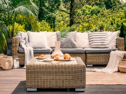 Cómo crear un espacio exterior estilo boho y totalmente ecléctico