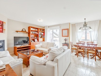Antes y después: un salón comedor de 29m² pasa de anticuado a estiloso