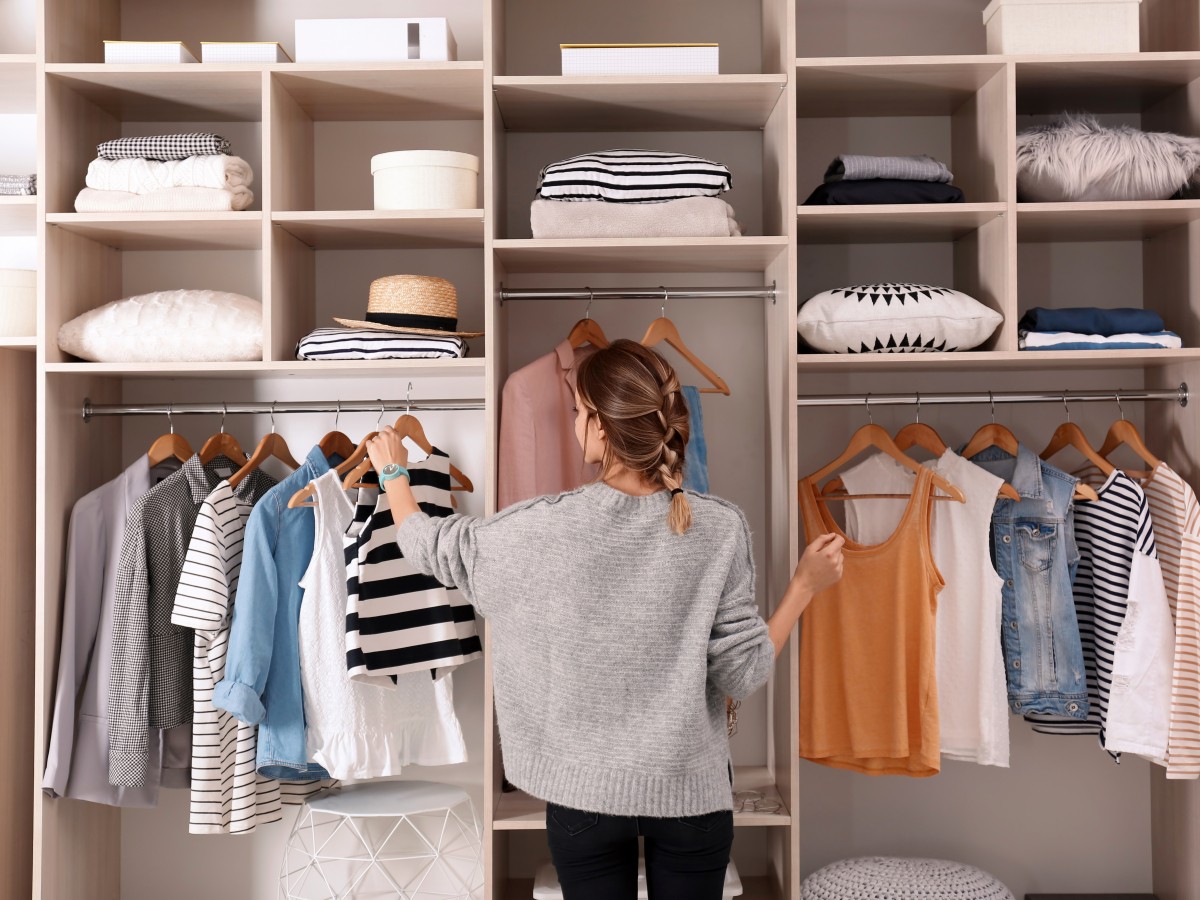 Tips: ¿Cómo quitar la humedad del closet?