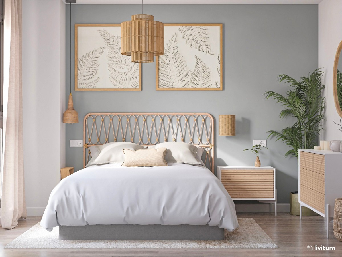 dormitorio con punto focal en azul, cama doble y mesa de noche de madera