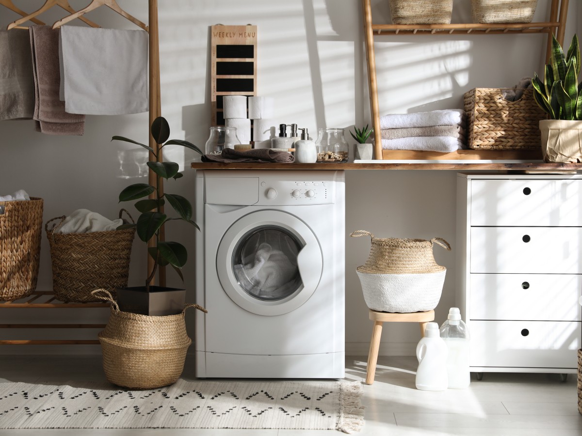 recibo Benigno cerca Consultorio DECO: plantas en el baño o cómo decorar la zona de la lavadora  - Livitum.com