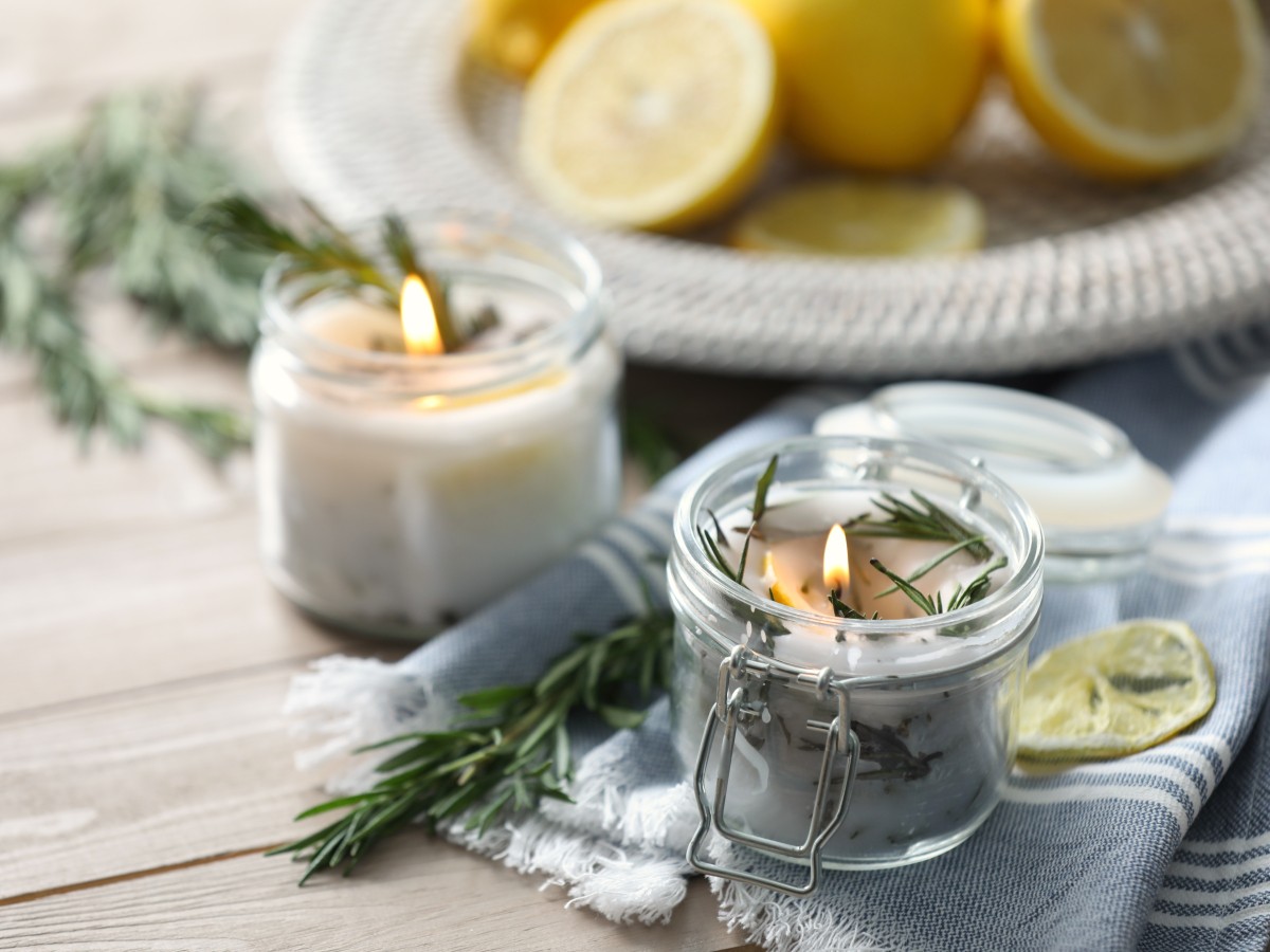 Cómo hacer velas aromáticas de limón caseras para perfumar toda la casa