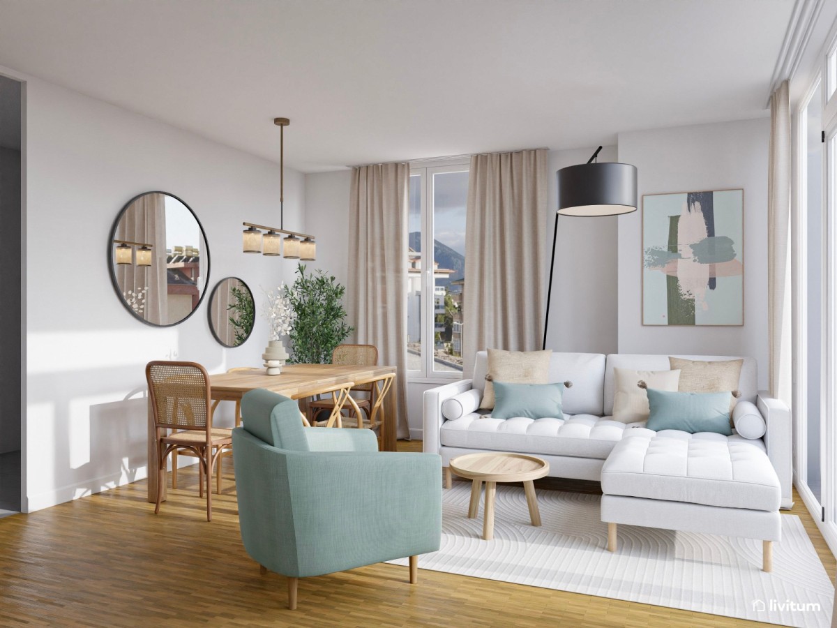 sal&oacute;n comedor peque&ntilde;o, de tonos claros, sof&aacute; en L y sill&oacute;n azul