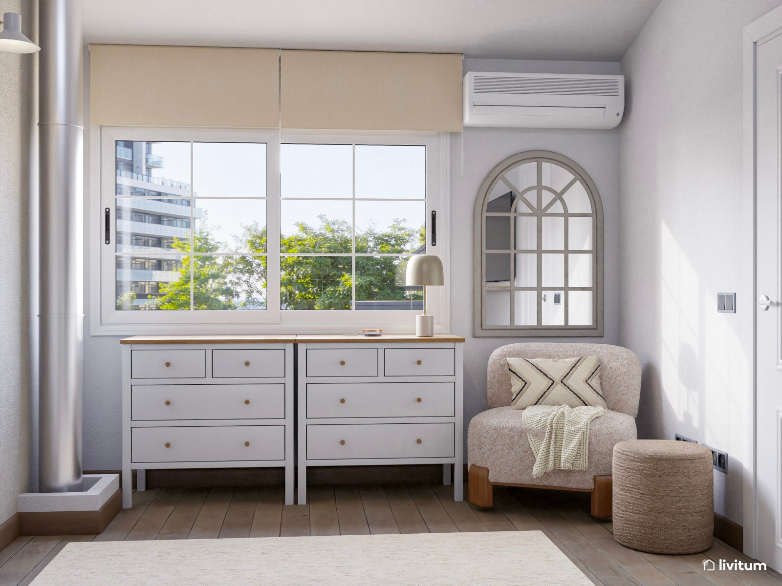 Dormitorio blanco con listones de madera y original sillón de borreguito