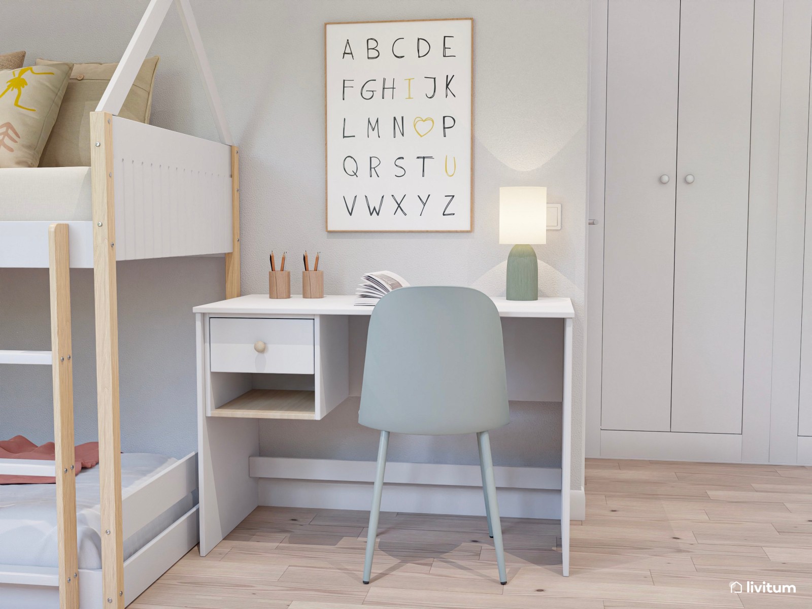 Dormitorio infantil con litera en forma de casita y acentos en rosa palo
