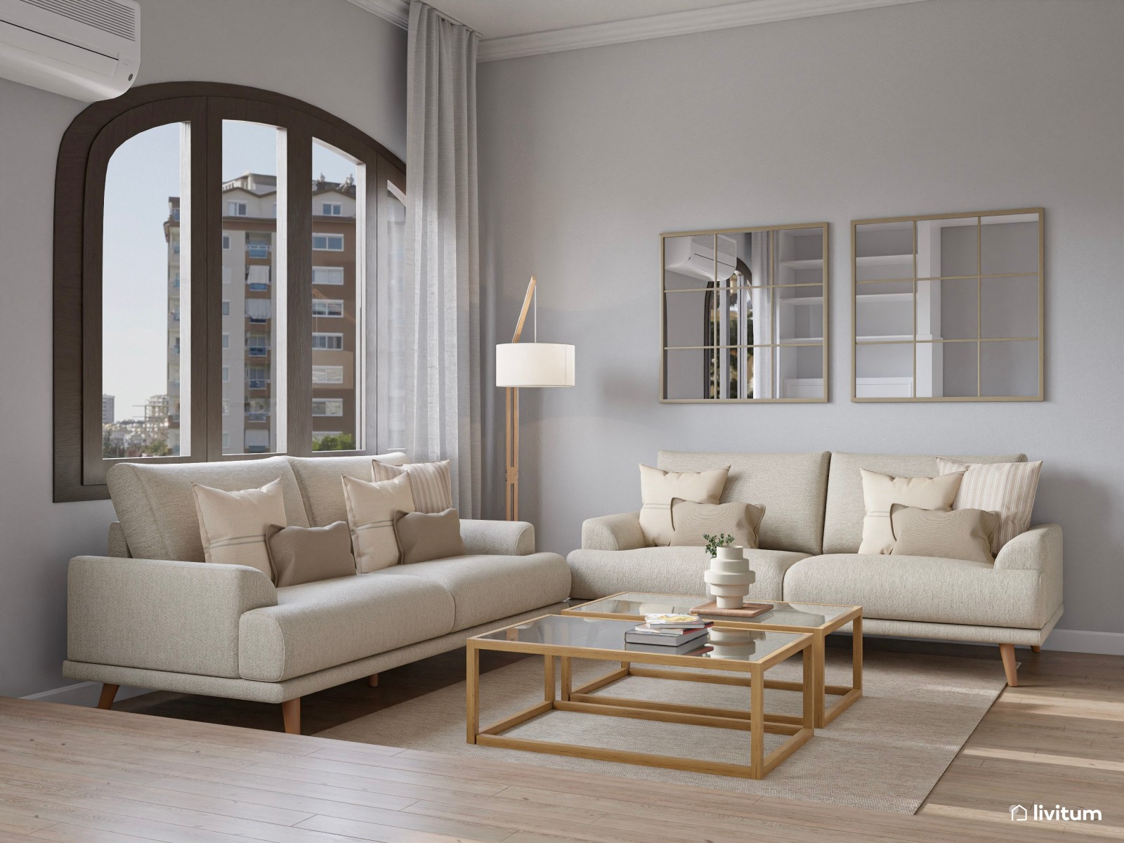 Elegante salón con ventanas arqueadas y mobiliario clásico 