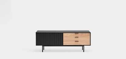 Sierra Mueble TV, Teulat