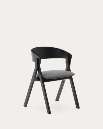Silla Godia de chapa de fresno y madera maciza de caucho acabado negro y chenilla gris, Kave Home