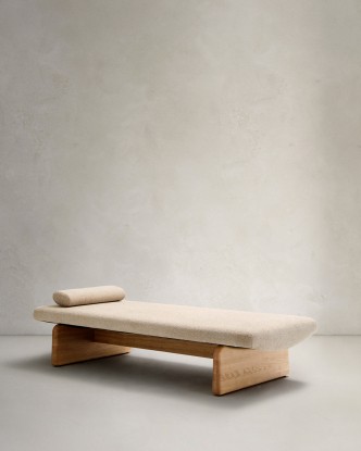 Diván Topaz de chenilla beige y madera maciza de fresno con acabado natural 200cm FSC 100%, Kave Home