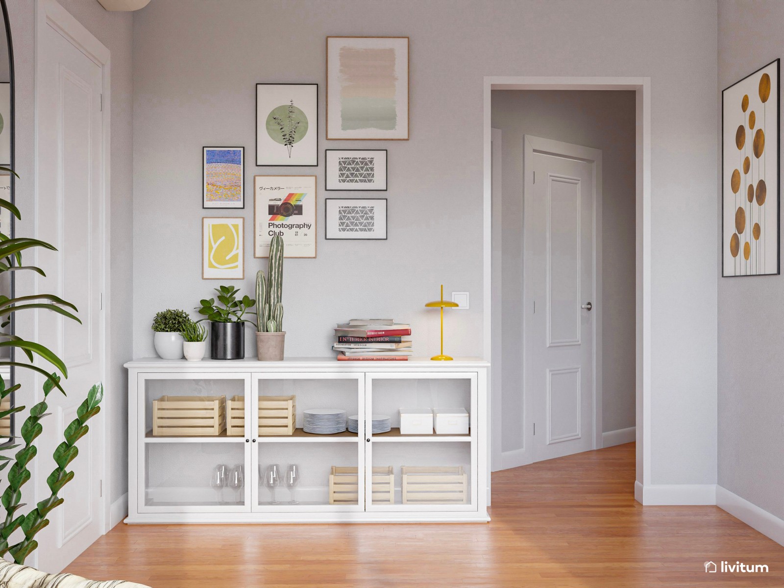 Moderno y pequeño comedor con sillas mostaza y con zona de lectura