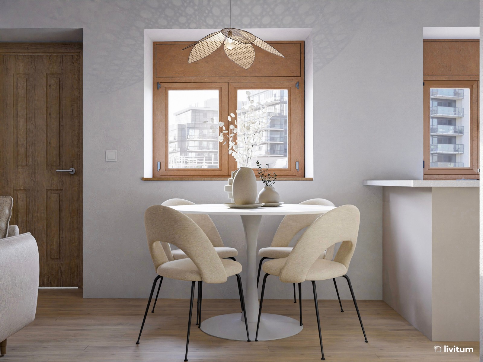 Salón comedor muy pequeño coqueto, cálido y decorado en tonos claros