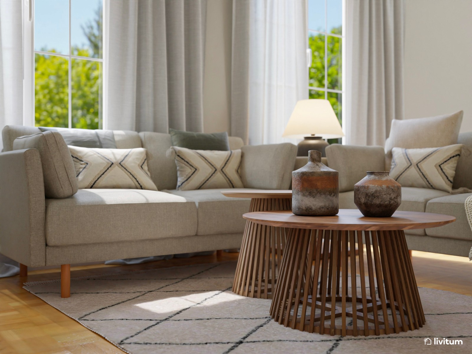 Salón cuadrado decorado en madera y estampados sutiles