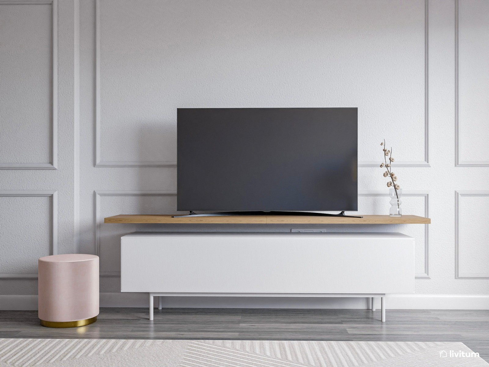 Salón de tonos neutros, madera y molduras, con detalles en verde
