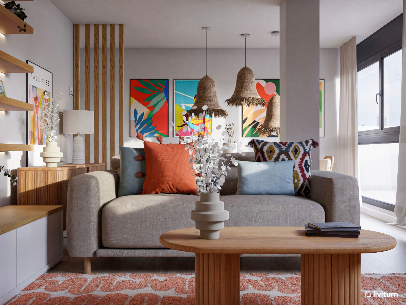 Salón ecléctico decorado en madera y tonos vibrantes