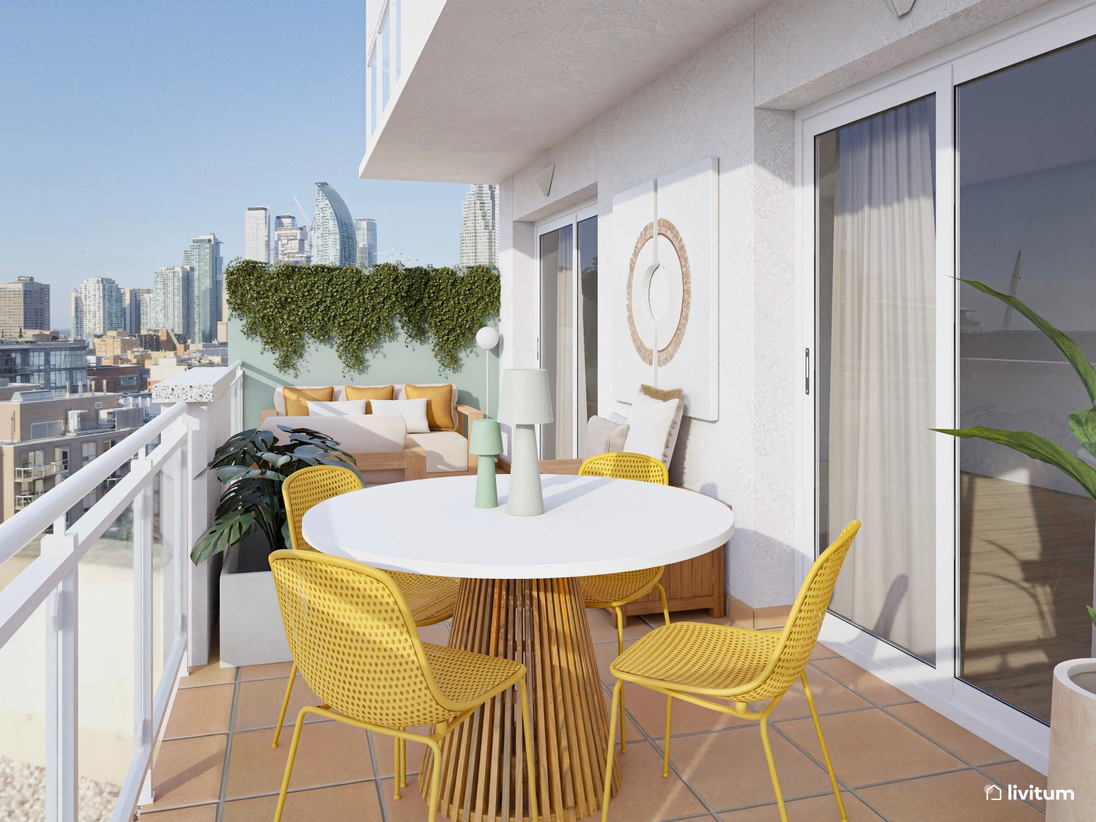 Terraza alargada con zona de comedor y salón con un toque de color