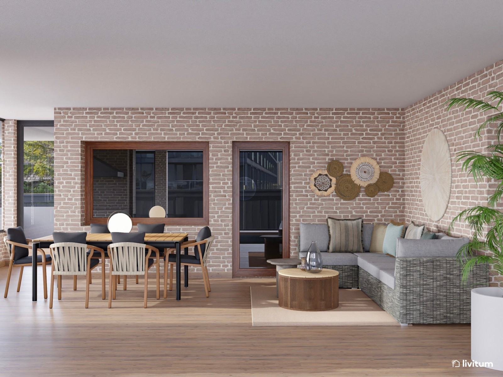 Terraza bohemia e industrial con cerramientos acristalados