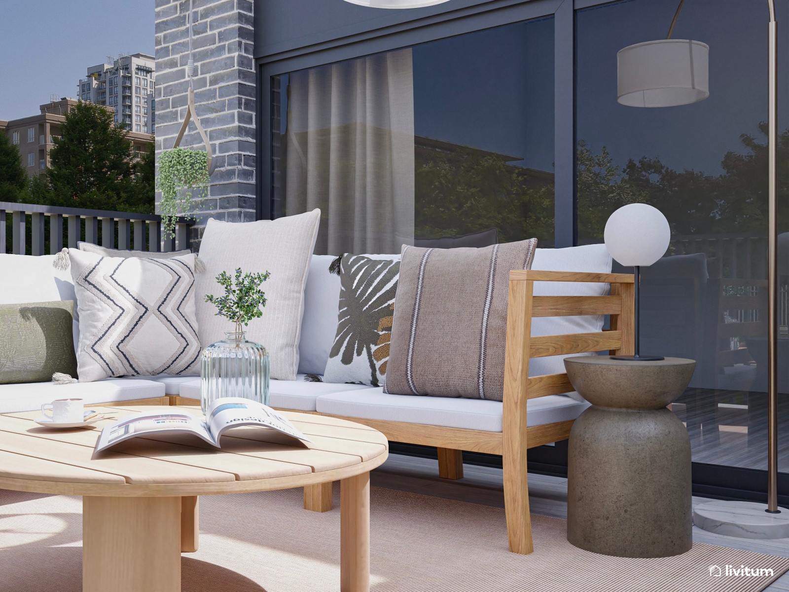 Terraza con zona de descanso y comedor muy bien aprovechada