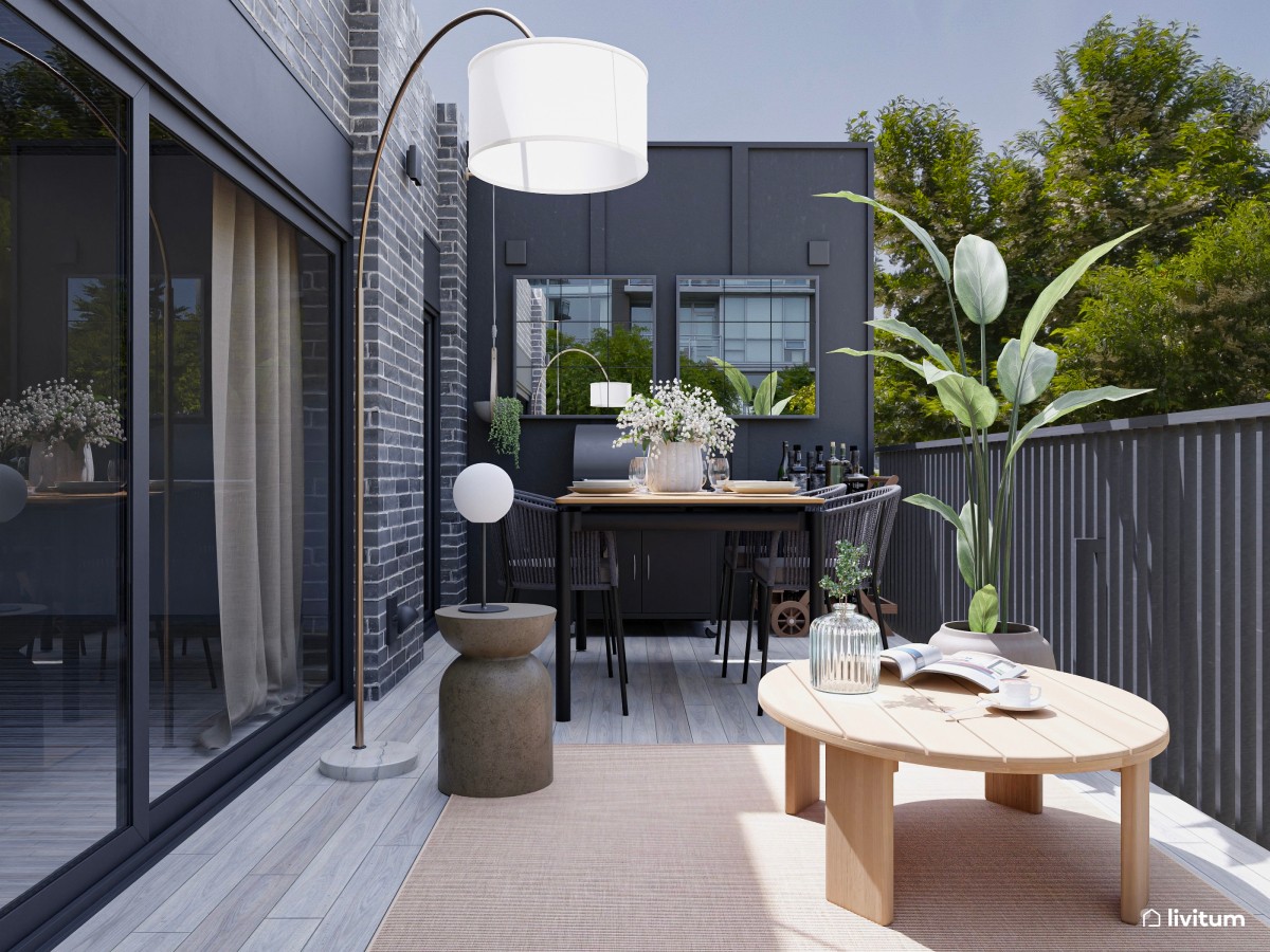 Terraza con zona de descanso y comedor muy bien aprovechada