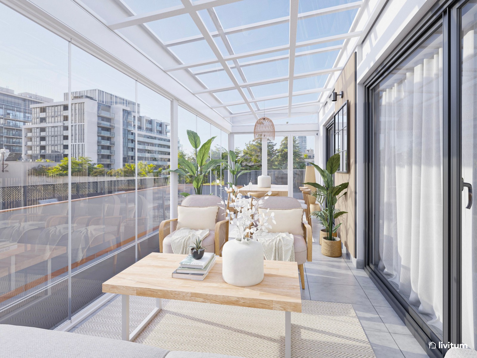 Terraza moderna y luminosa con cerramiento inteligente