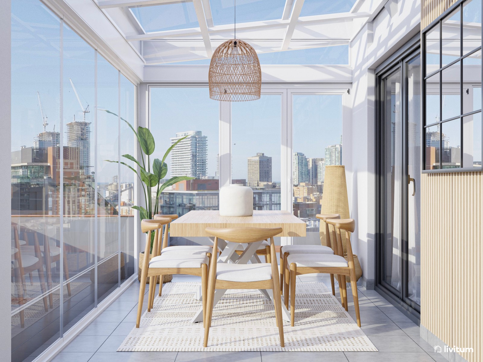Terraza moderna y luminosa con cerramiento inteligente
